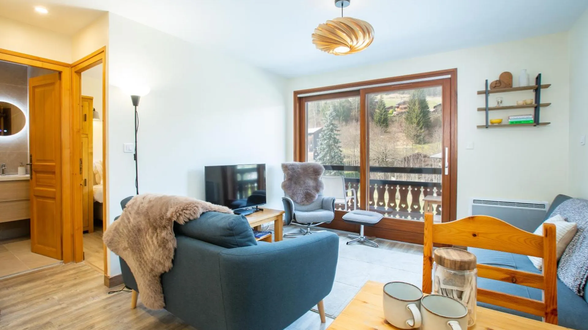 Perfectly Placed Petite Pad! Morzine